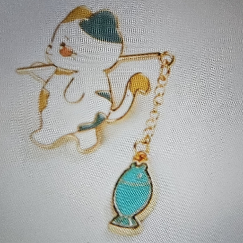 Charming Cat and Fish Pendant Necklace